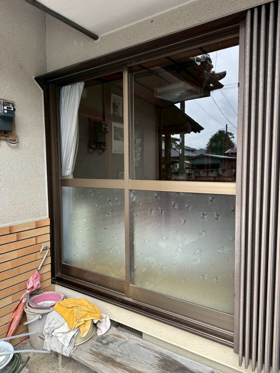 一枚ガラスを、断熱性の高いペアガラスへ入れ替え！